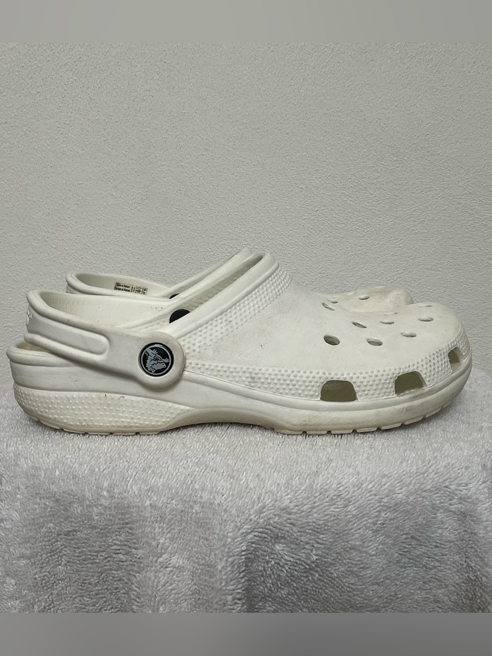 Crocs White Classic Water Clogs Size 8 Sandals Beach Pool Vacation